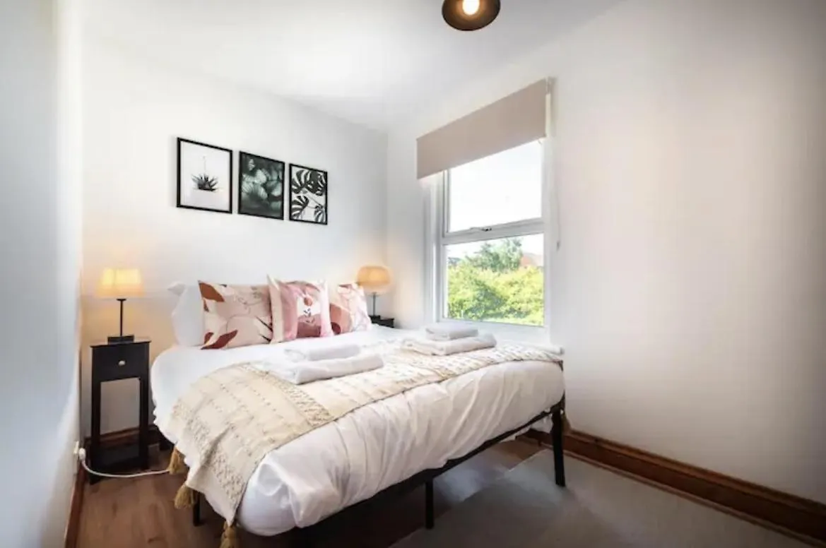 Metropolitan - 2 Bed, Private Parking Apartment, Great Commercial Home From Home Stay! Southampton 0*,  United Kingdom